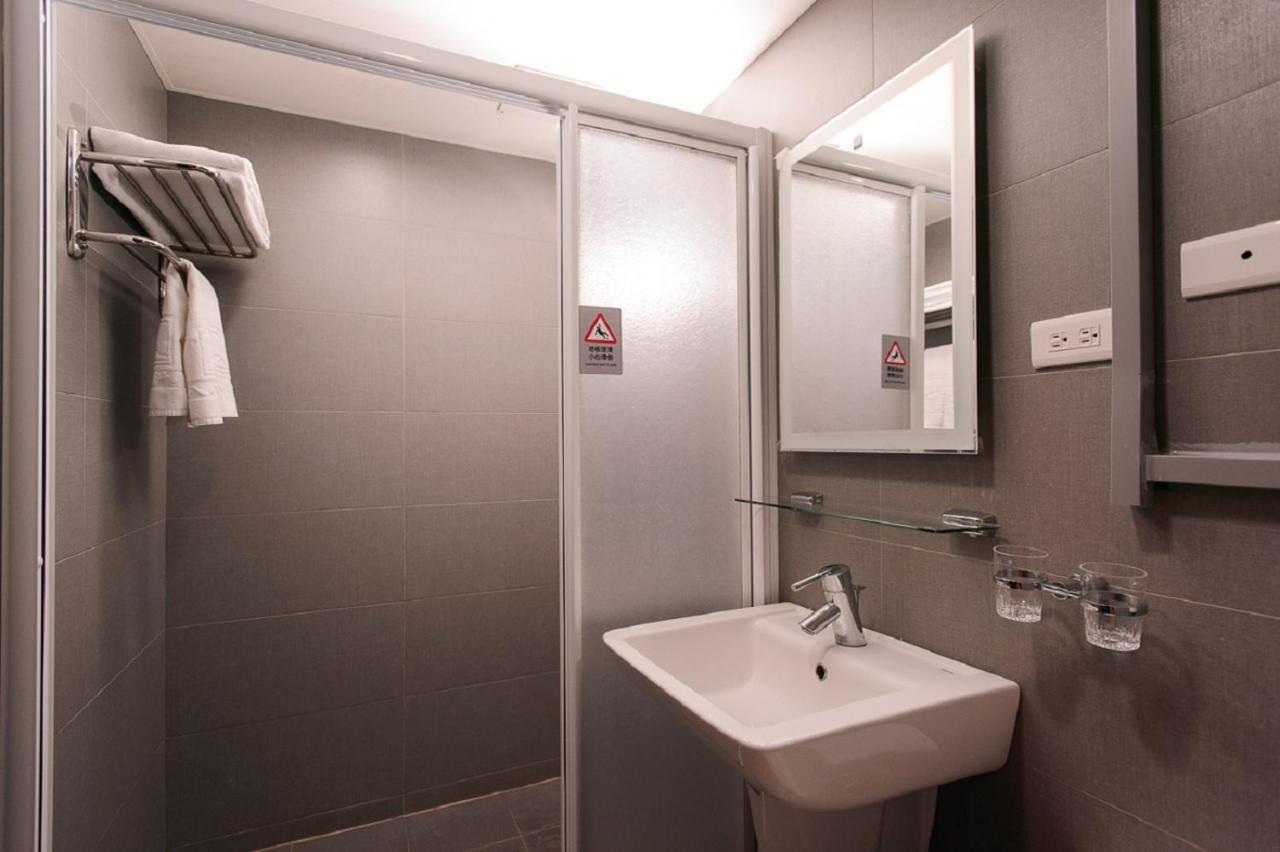 Kiwi Express Hotel - Kaohsiung Station Kültér fotó