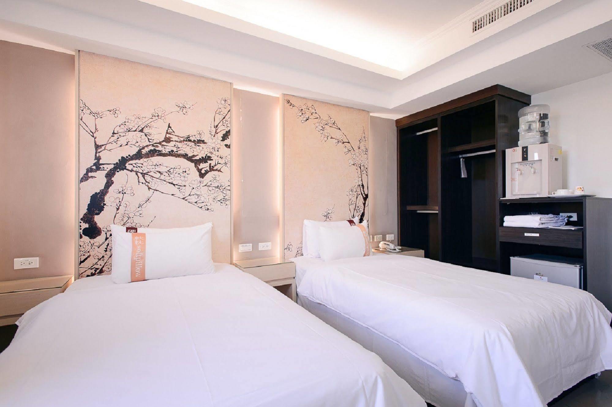 Kiwi Express Hotel - Kaohsiung Station Kültér fotó
