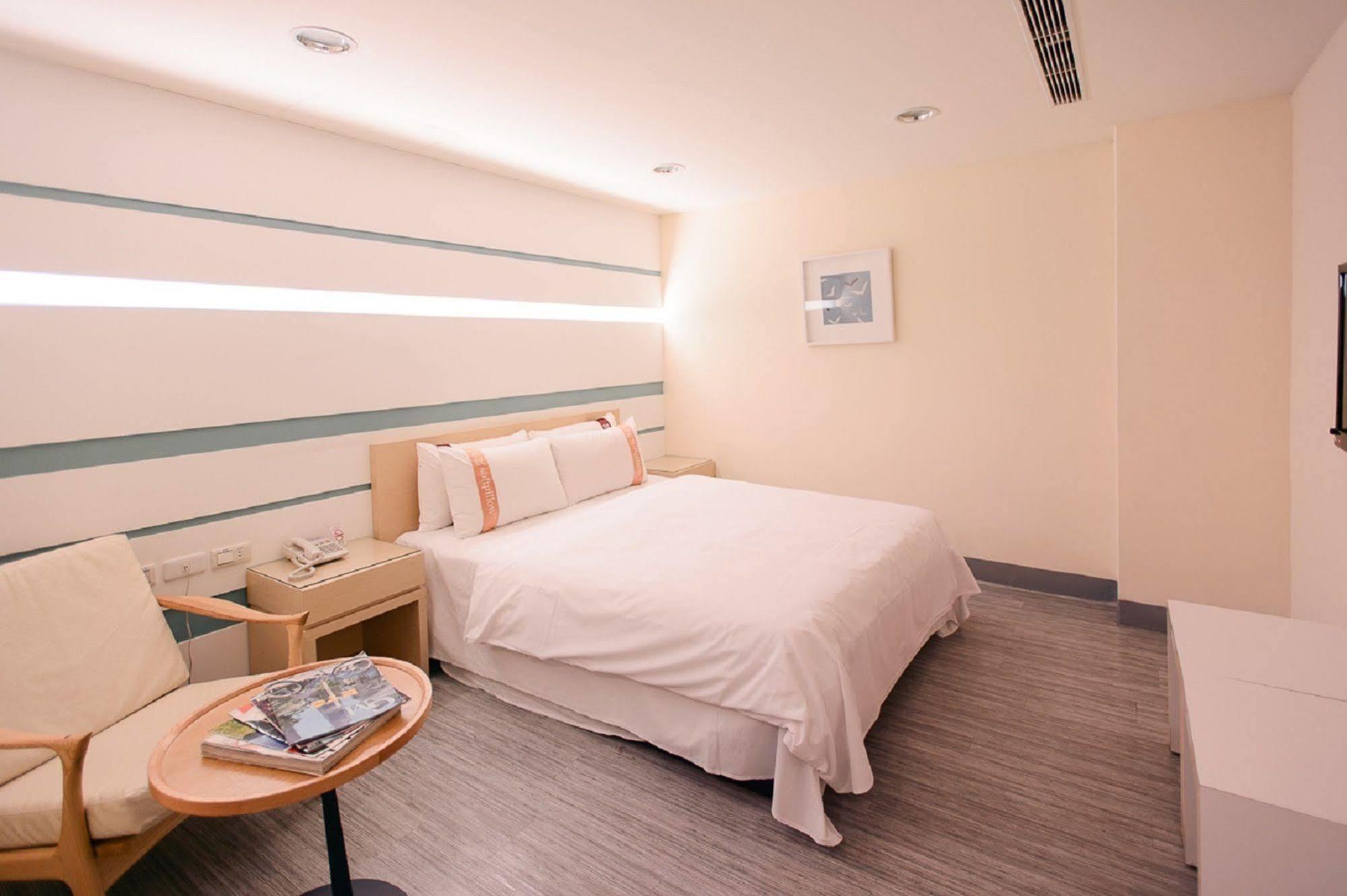 Kiwi Express Hotel - Kaohsiung Station Kültér fotó