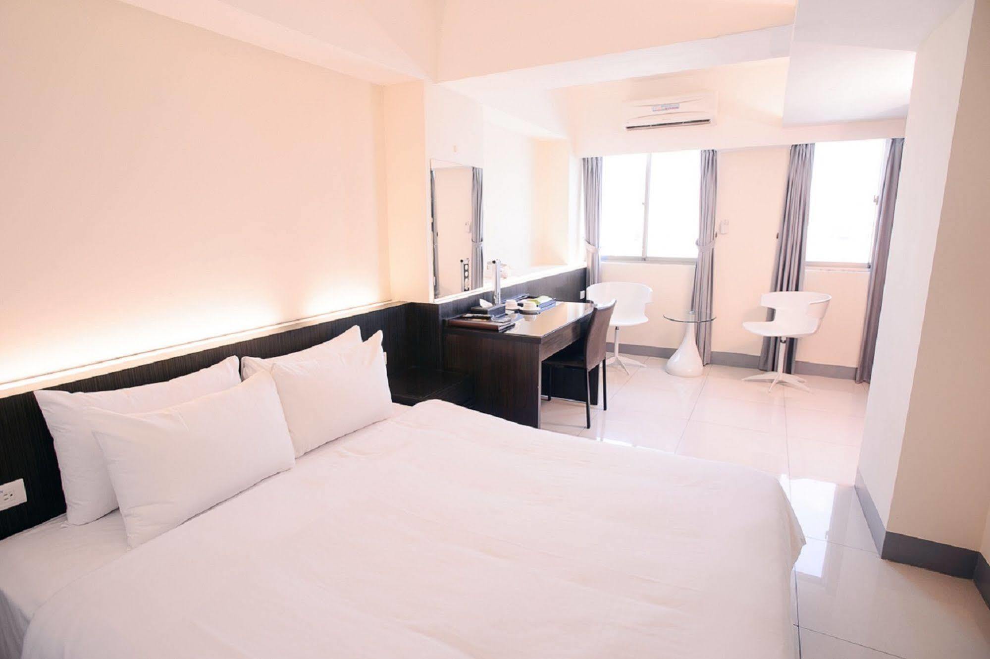 Kiwi Express Hotel - Kaohsiung Station Kültér fotó
